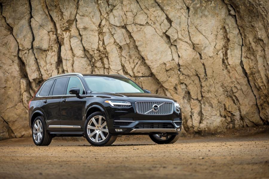  Volvo XC90 T6 AWD First Edition 2016 года  (US) (фото 2 из 17)